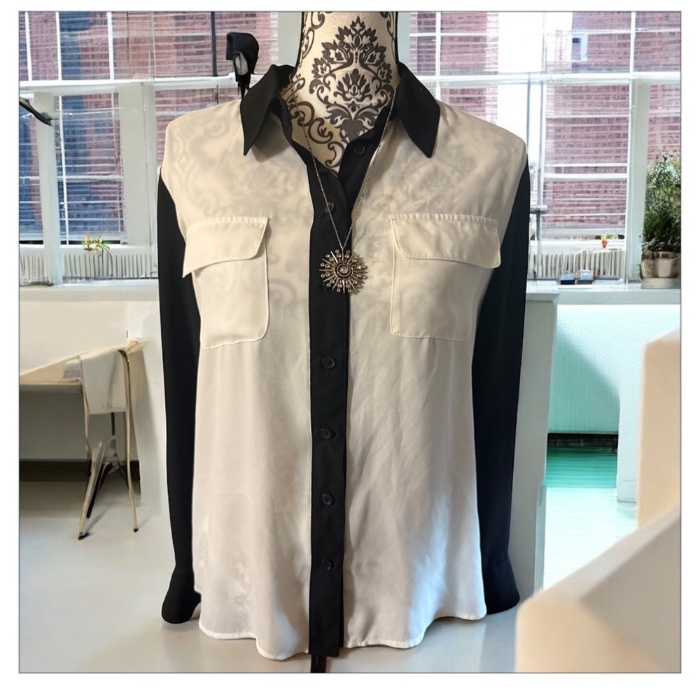 Investments Size PEtite Medium Black and White Casual Button Down Shirt​​ - Picture 2 of 4